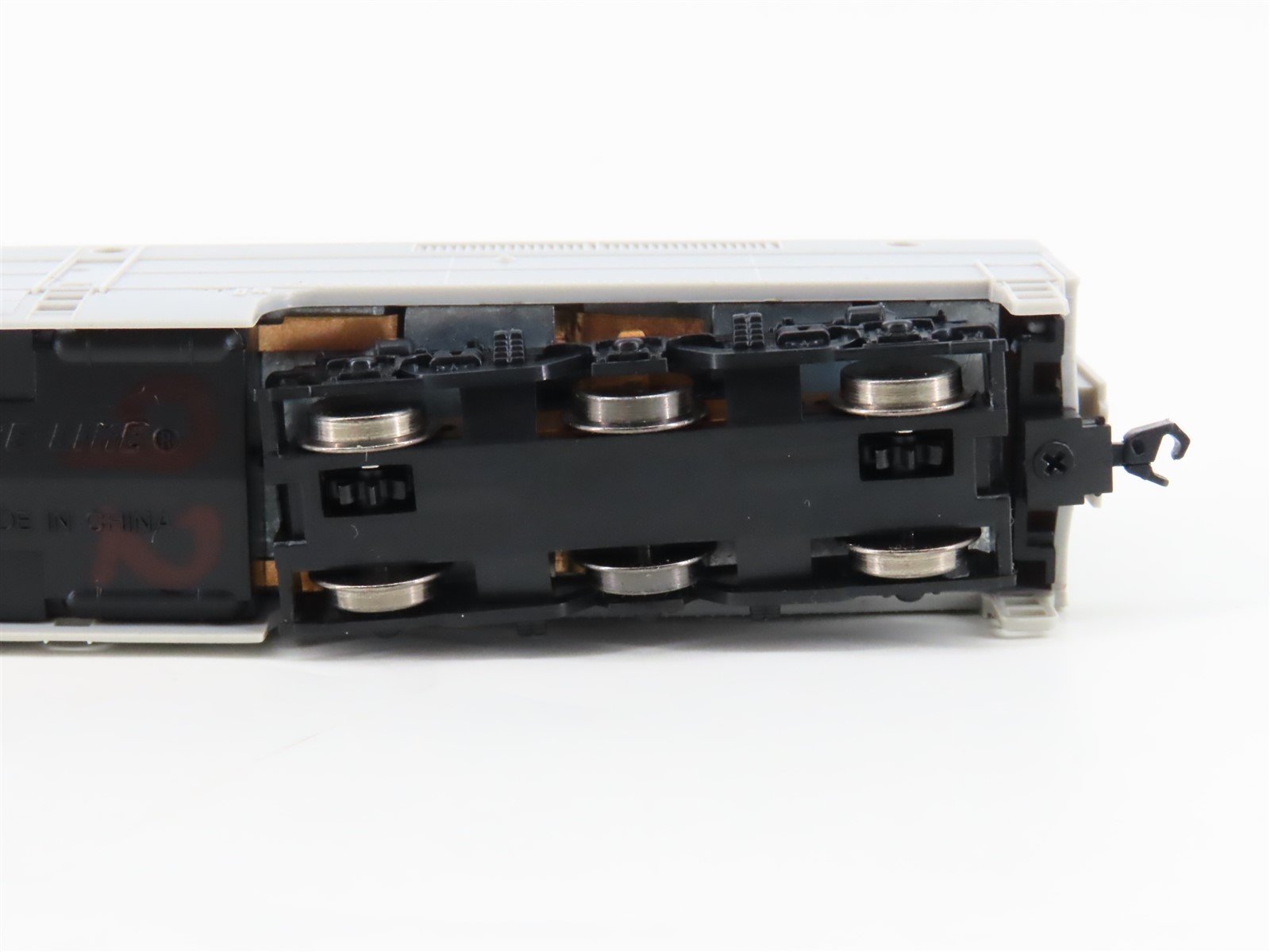 N Scale Life-Like 7585 Undecorated PA Diesel Locomotive