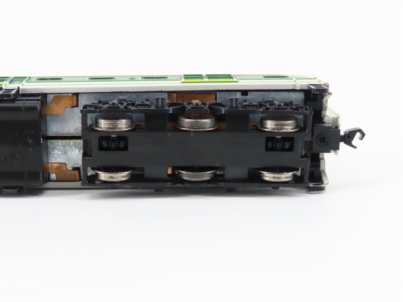 N Scale Life-Like 7756 SOU Southern DL109 Diesel Locomotive #6400