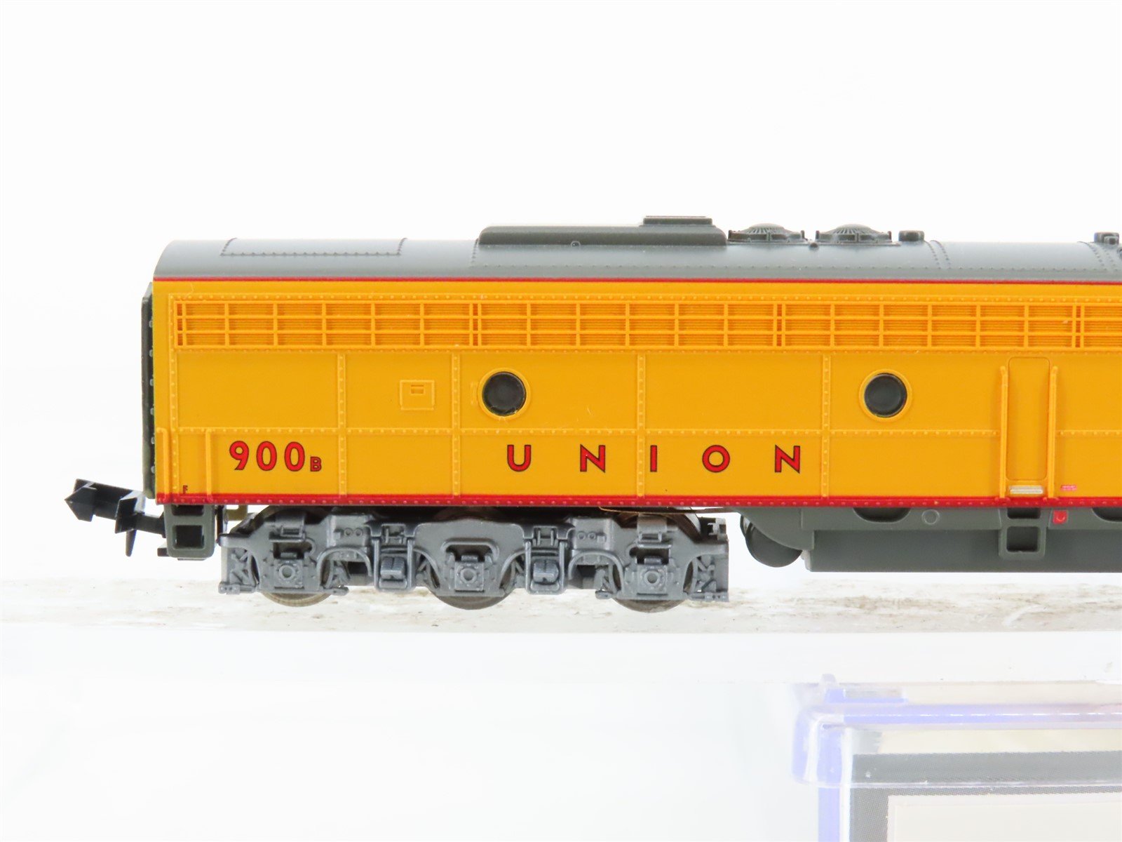 N Scale Life-Like 920-34103 UP Union Pacific E8B Diesel Locomotive #900B