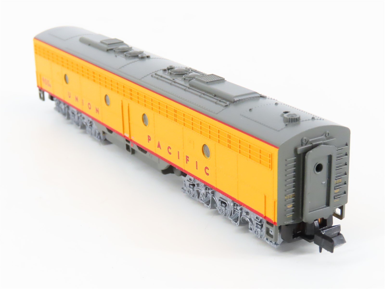 N Scale Life-Like 920-34103 UP Union Pacific E8B Diesel Locomotive #900B