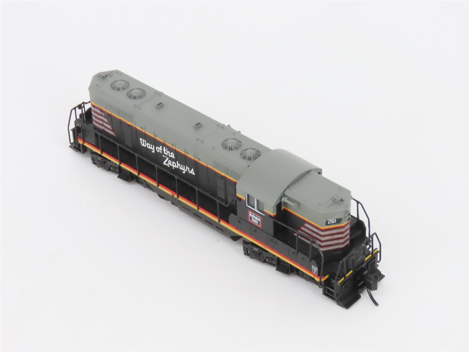 N Scale Atlas 48271 CBQ Burlington GP7 Diesel Locomotive #261
