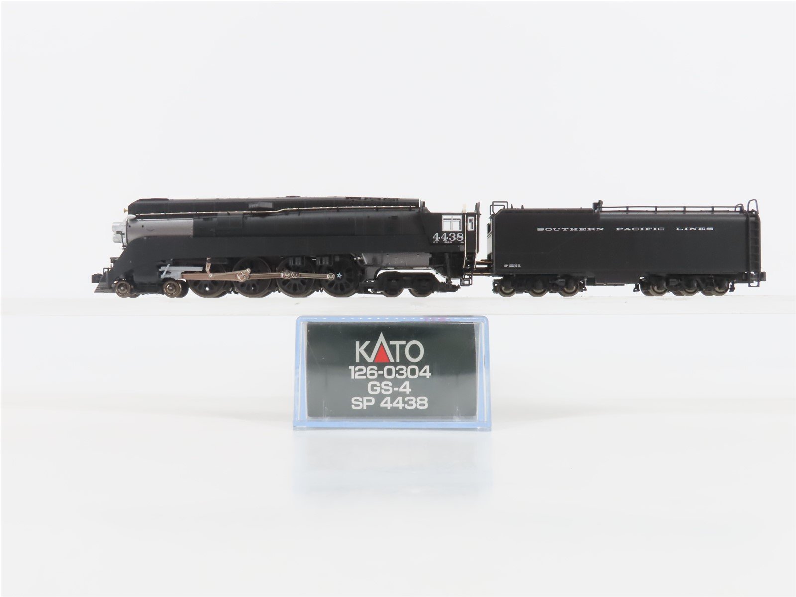 N Scale Kato 126-0304 SP Southern Pacific GS-4 4-8-4 Steam Locomotive #4438
