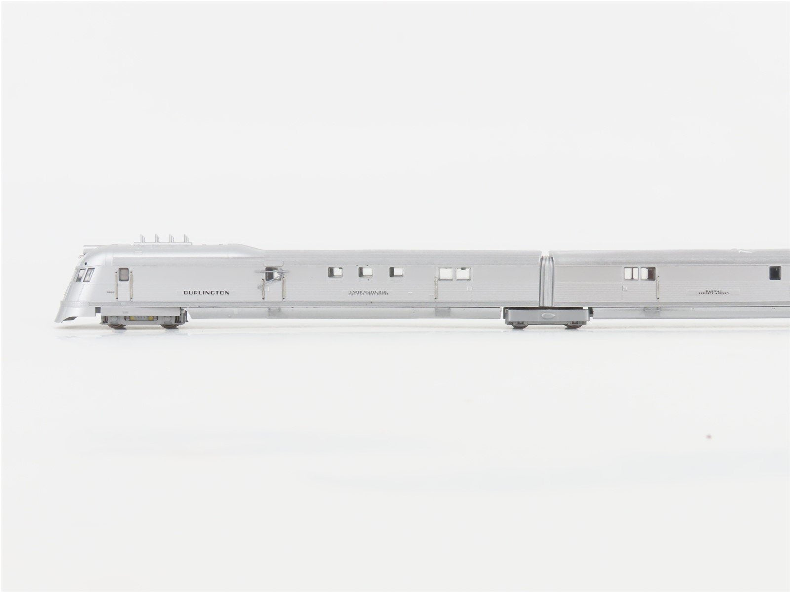 N Scale Con-Cor CBQ Burlington Pioneer Zephyr Diesel Passenger Set #9900