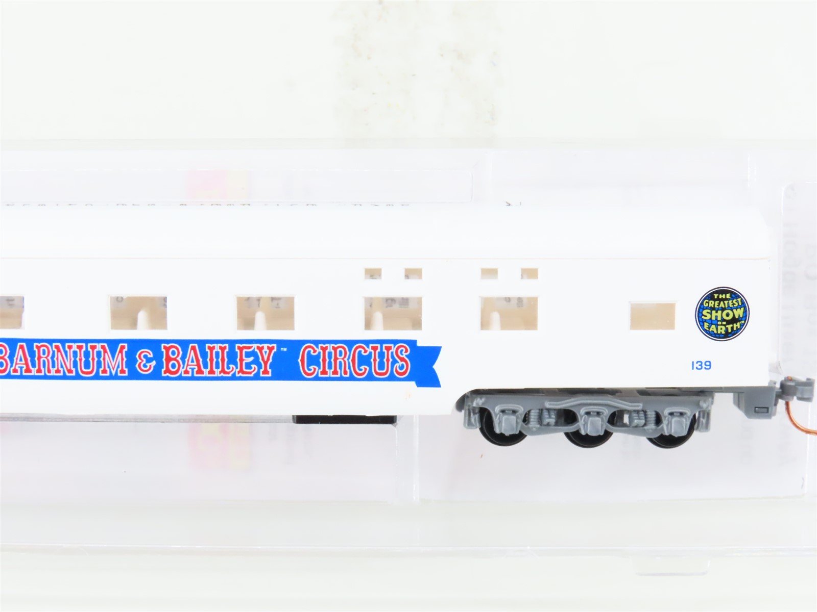 N Micro-Trains Con-Cor 98552605 Ringling Bros Barnum & Bailey 83' Passenger #139