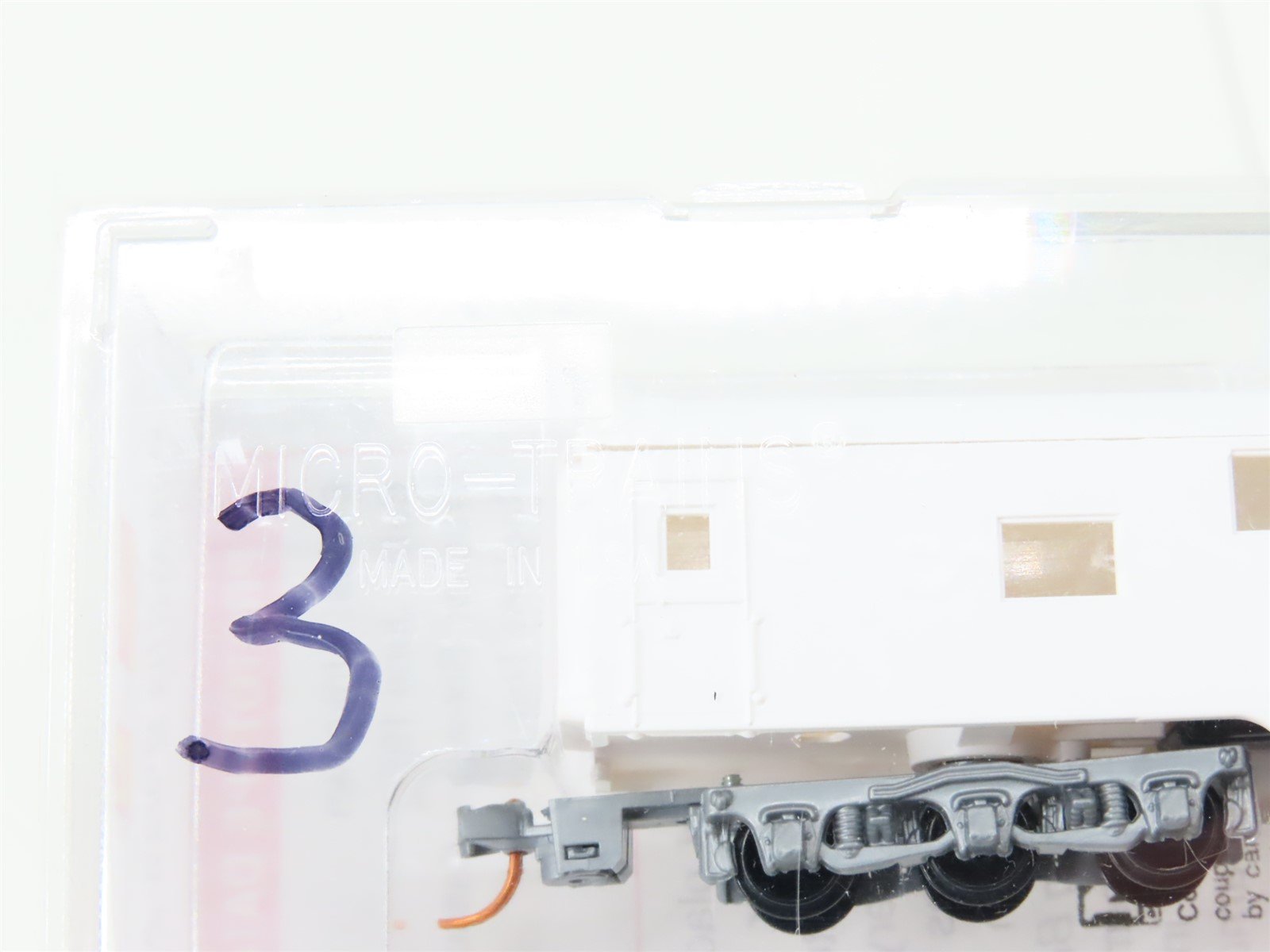 N Micro-Trains Con-Cor 98552605 Ringling Bros Barnum & Bailey 83' Passenger #139