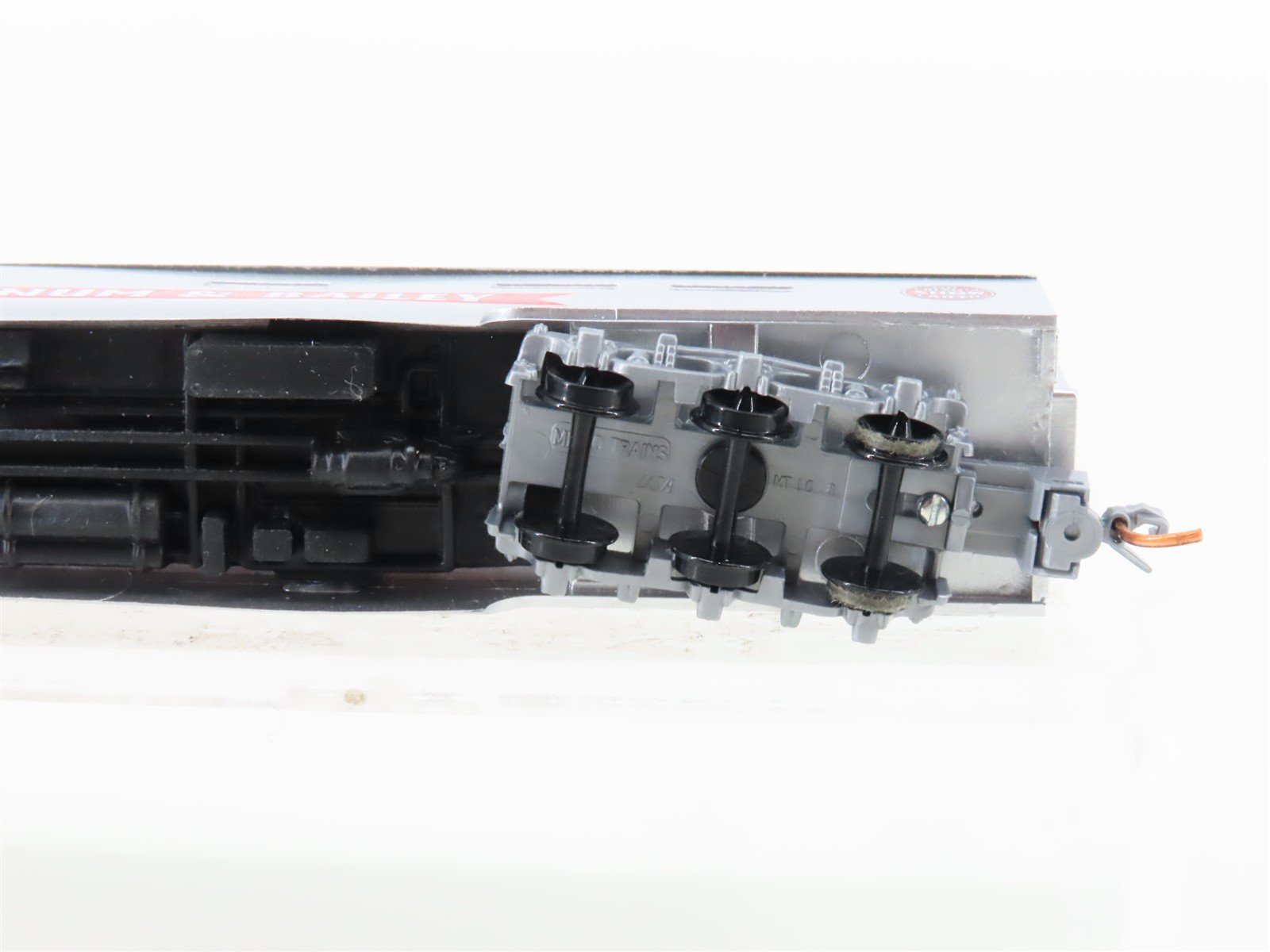 N Scale Micro-Trains Con-Cor 98500604 Ringling Bros Dining Passenger #60012