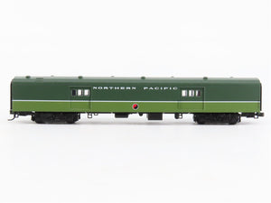 N Scale Walthers NP Northern Pacific Railroad Baggage Passenger Car