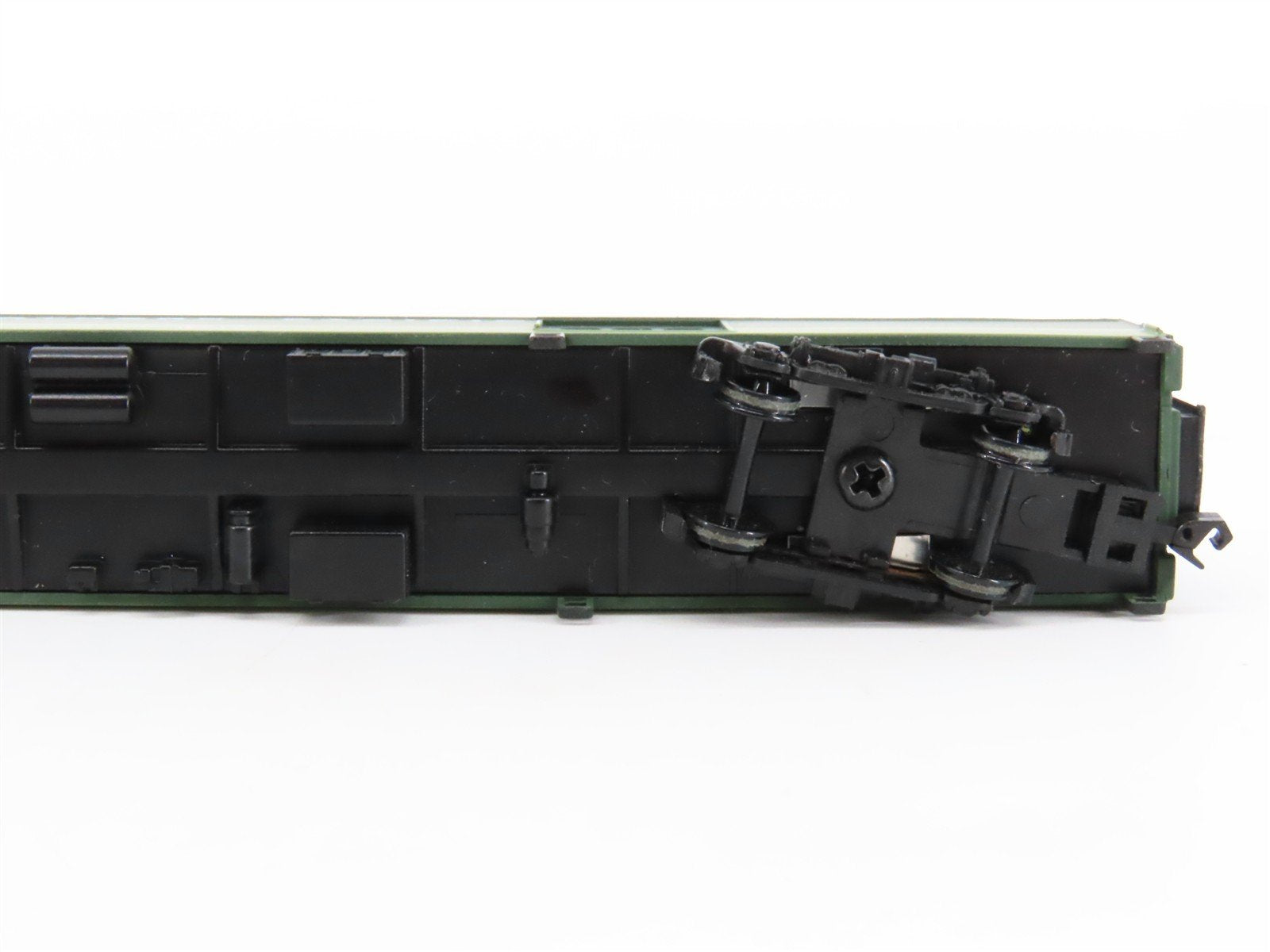 N Scale Walthers NP Northern Pacific Railroad Baggage Passenger Car