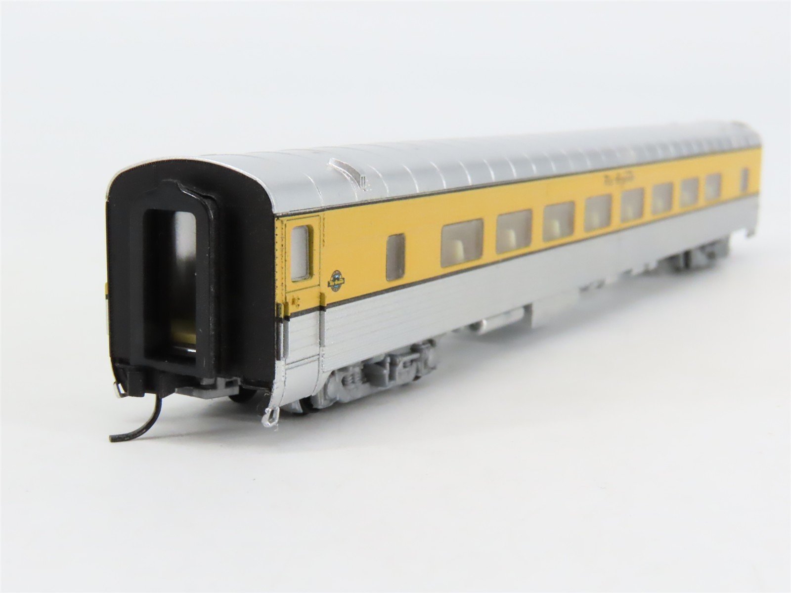 N Scale Walthers D&RGW Rio Grande Railroad Coach Passenger Car