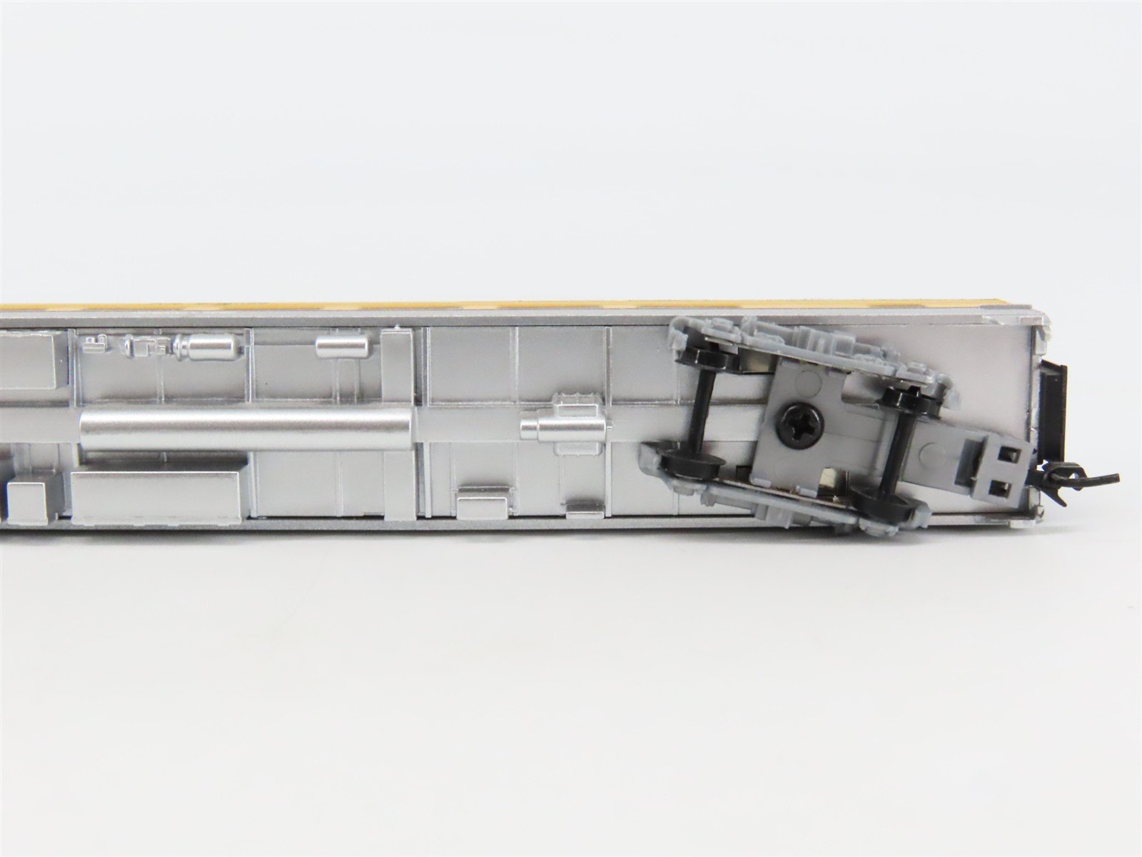 N Scale Walthers D&RGW Rio Grande Railroad Coach Passenger Car