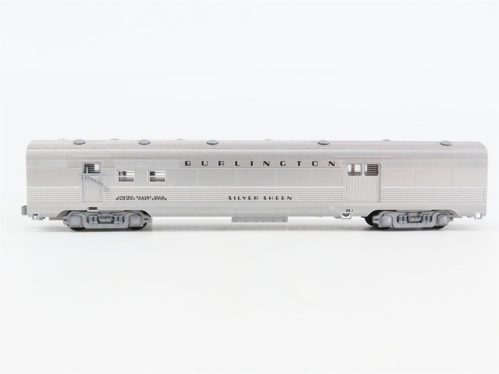 N Scale KATO CB&Q Burlington Route RPO Passenger Car "Silver Sheen"