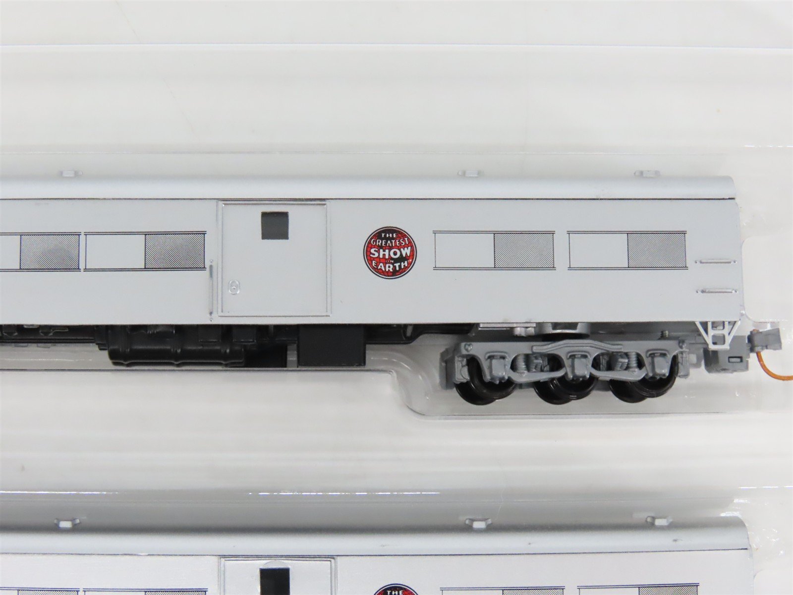 SET of 3 N Micro-Trains Con-Cor RBBX Ringling Bros & Barnum & Bailey Passengers