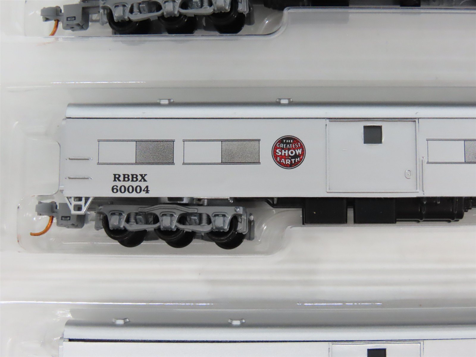 SET of 3 N Micro-Trains Con-Cor RBBX Ringling Bros & Barnum & Bailey Passengers