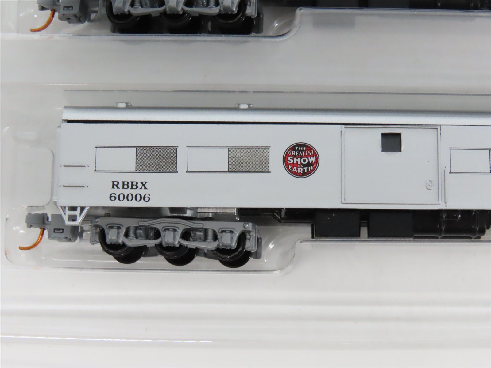 SET of 3 N Micro-Trains Con-Cor RBBX Ringling Bros & Barnum & Bailey Passengers