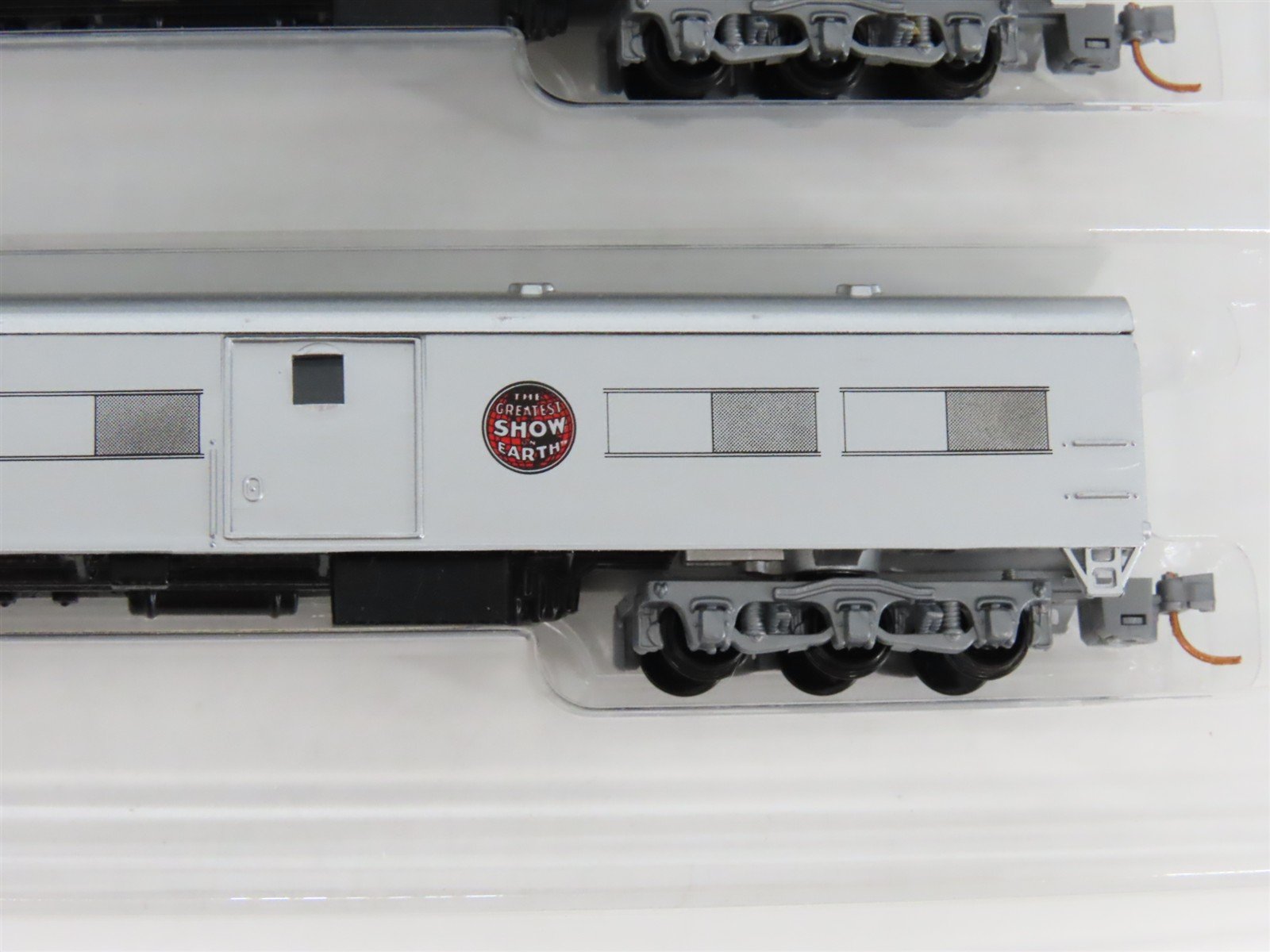 SET of 3 N Micro-Trains Con-Cor RBBX Ringling Bros & Barnum & Bailey Passengers