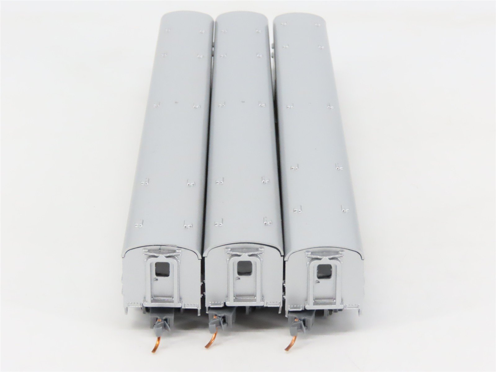 SET of 3 N Micro-Trains Con-Cor RBBX Ringling Bros & Barnum & Bailey Passengers