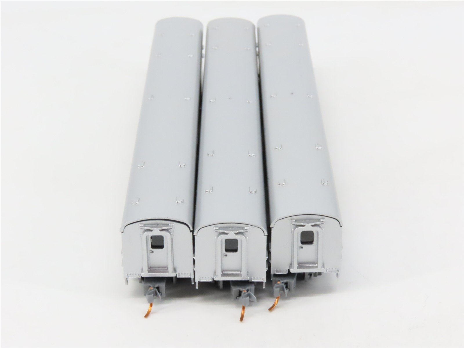 SET of 3 N Micro-Trains Con-Cor RBBX Ringling Bros & Barnum & Bailey Passengers