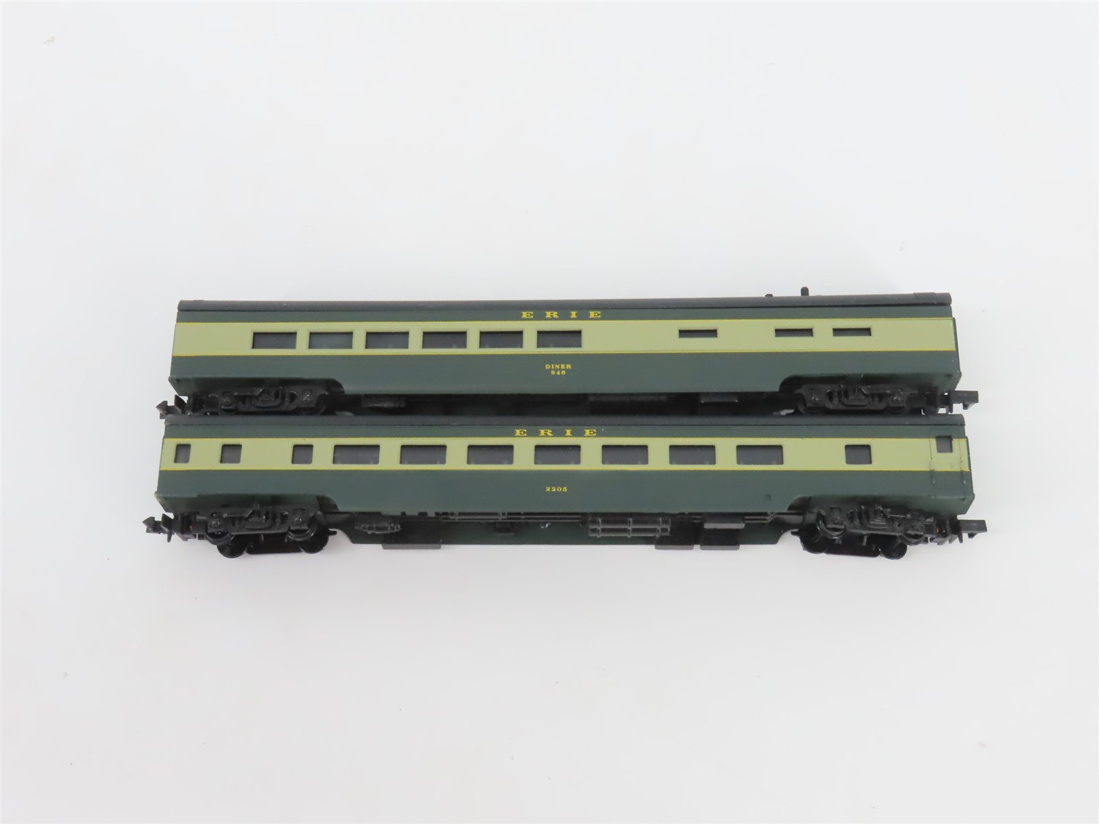 N Scale Con-Cor Roundhouse ERIE Railroad 10-Car Passenger Set