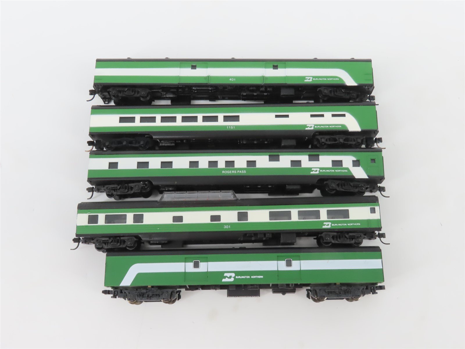 N Scale Con-Cor BN Burlington Northern 5-Car Passenger Set
