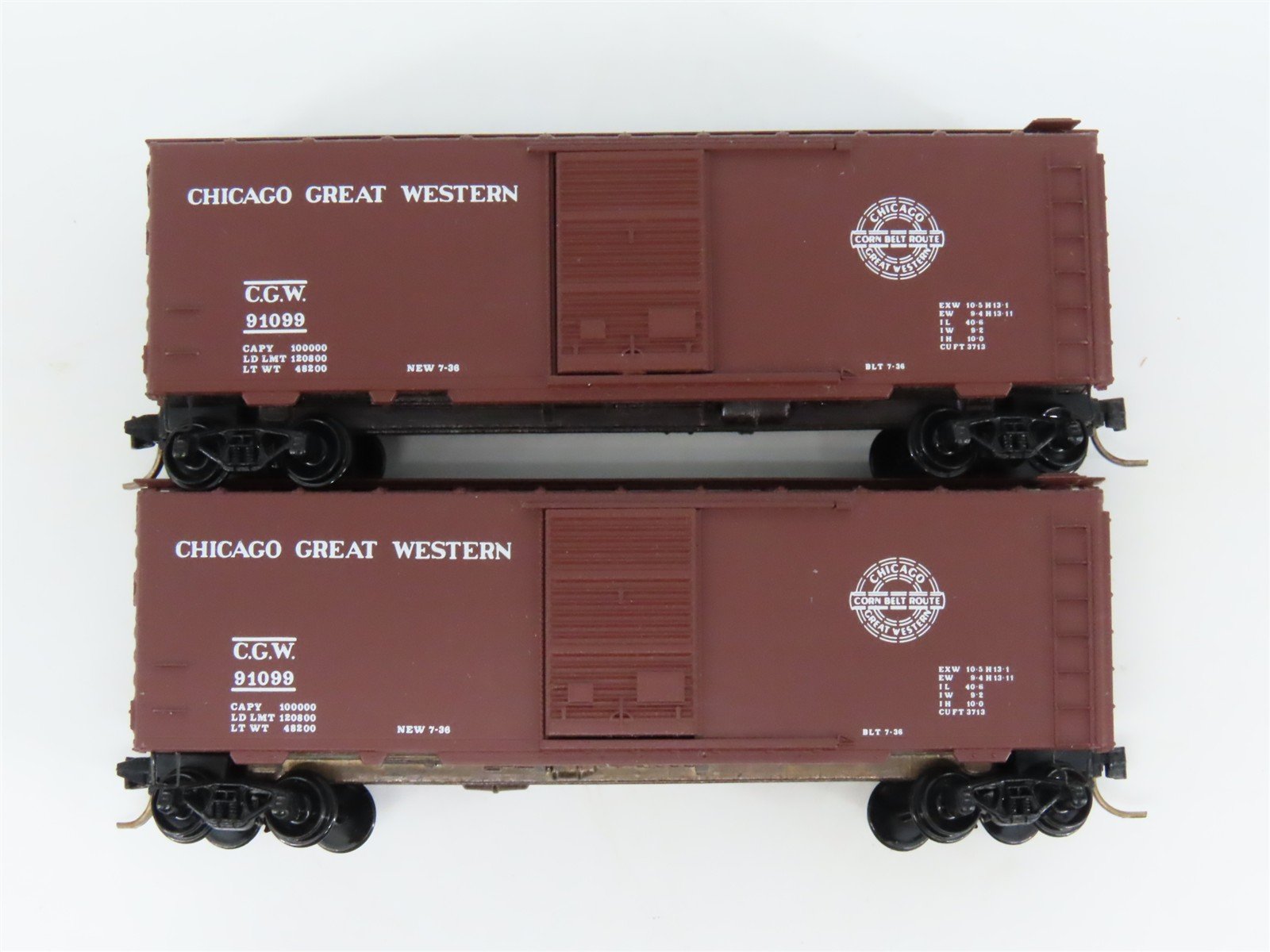 LOT of 2 N Scale Micro-Trains/Kadee CGW Chicago Great Western 40' Boxcars