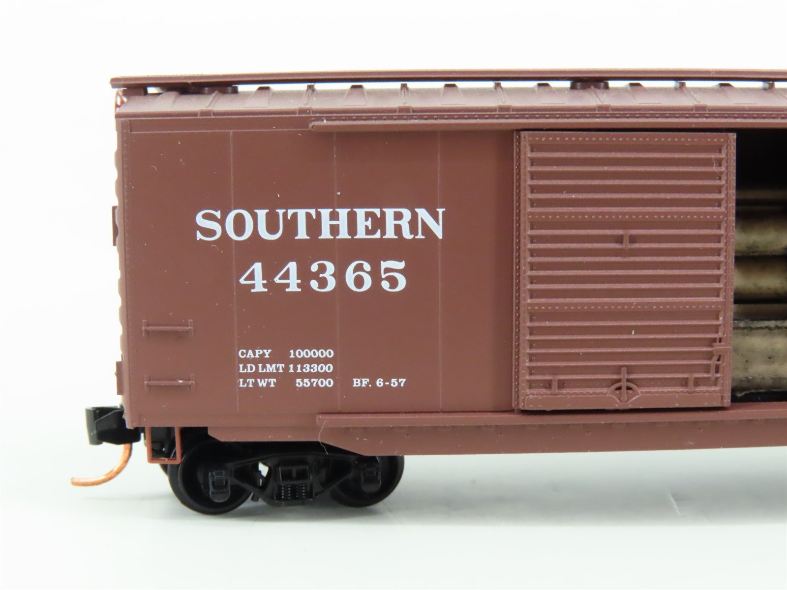 N Scale Micro-Trains MTL Southern 50' Boxcar #44365 w/ Load