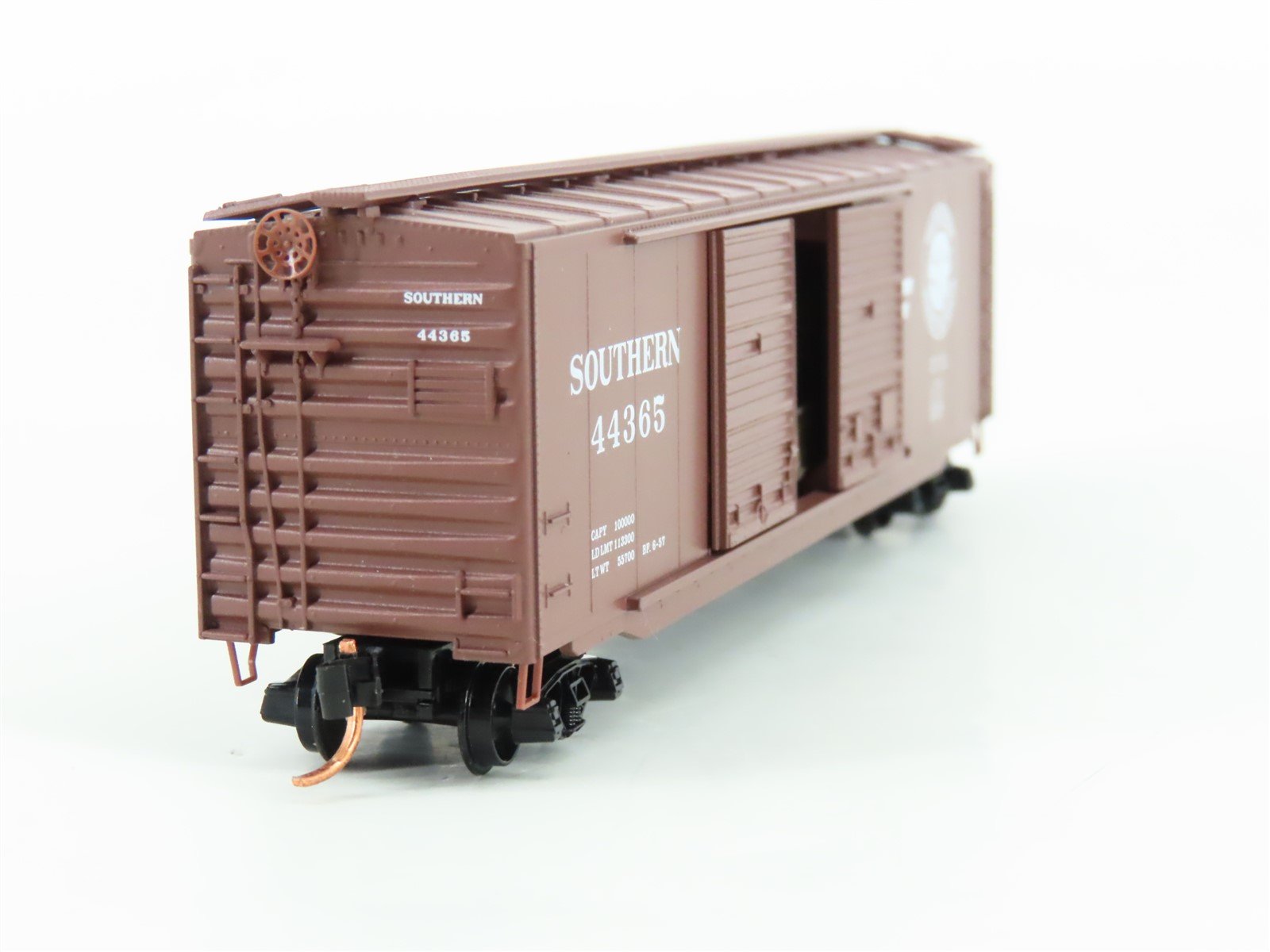 N Scale Micro-Trains MTL Southern 50' Boxcar #44365 w/ Load