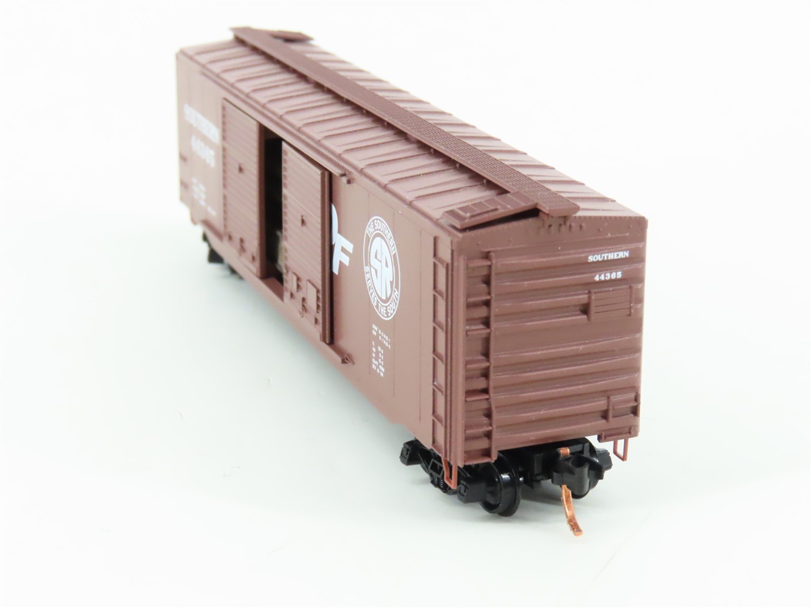 N Scale Micro-Trains MTL Southern 50' Boxcar #44365 w/ Load