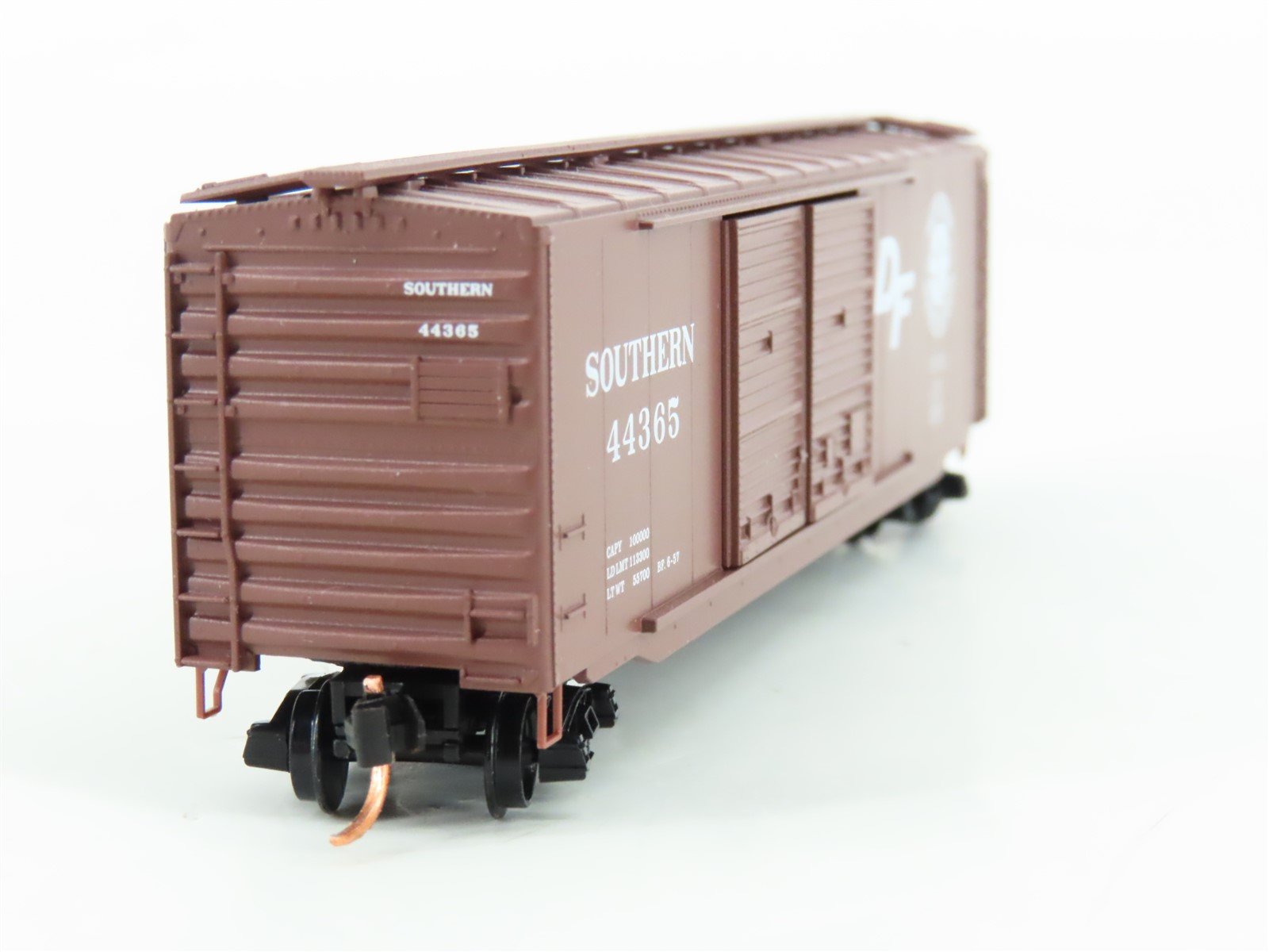 N Scale Micro-Trains MTL Southern 50' Boxcar #44365 w/ Load