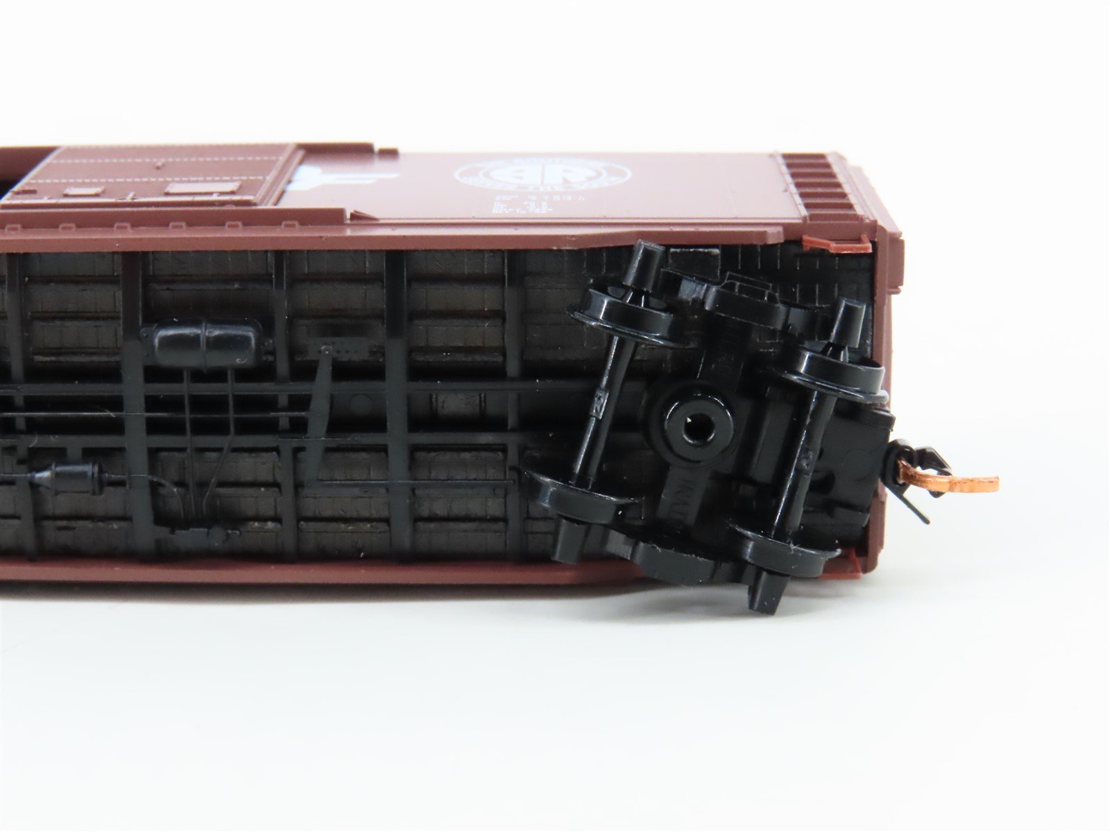 N Scale Micro-Trains MTL Southern 50' Boxcar #44365 w/ Load