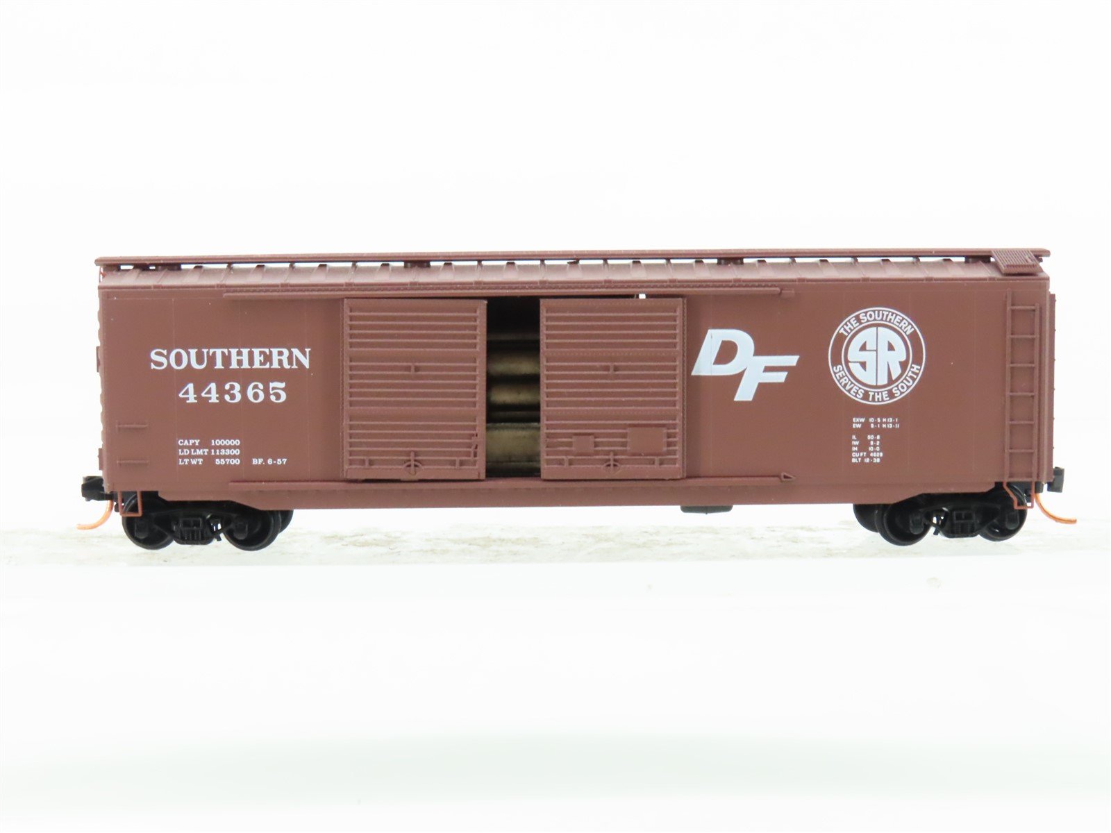 N Scale Micro-Trains MTL Southern 50' Boxcar #44365 w/ Load