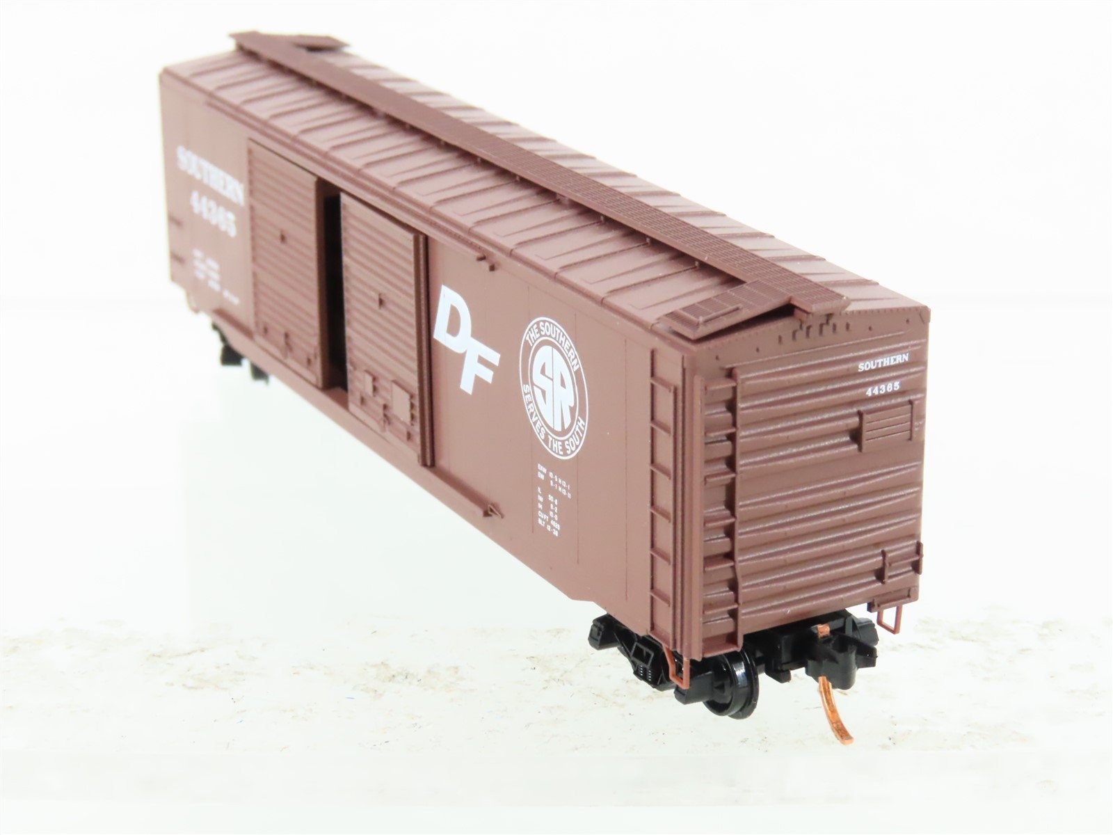N Scale Micro-Trains MTL Southern 50' Boxcar #44365 w/ Load