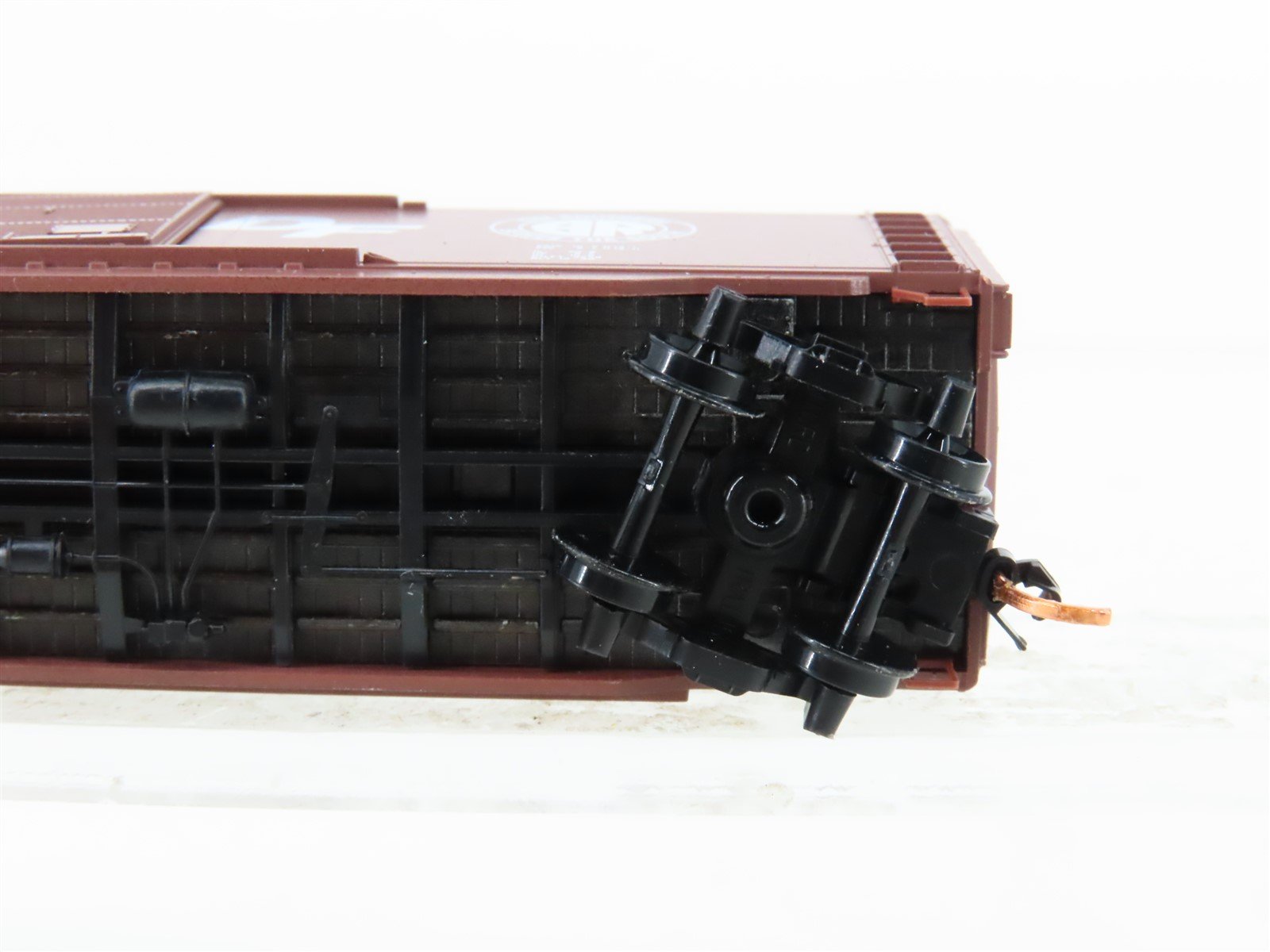 N Scale Micro-Trains MTL Southern 50' Boxcar #44365 w/ Load