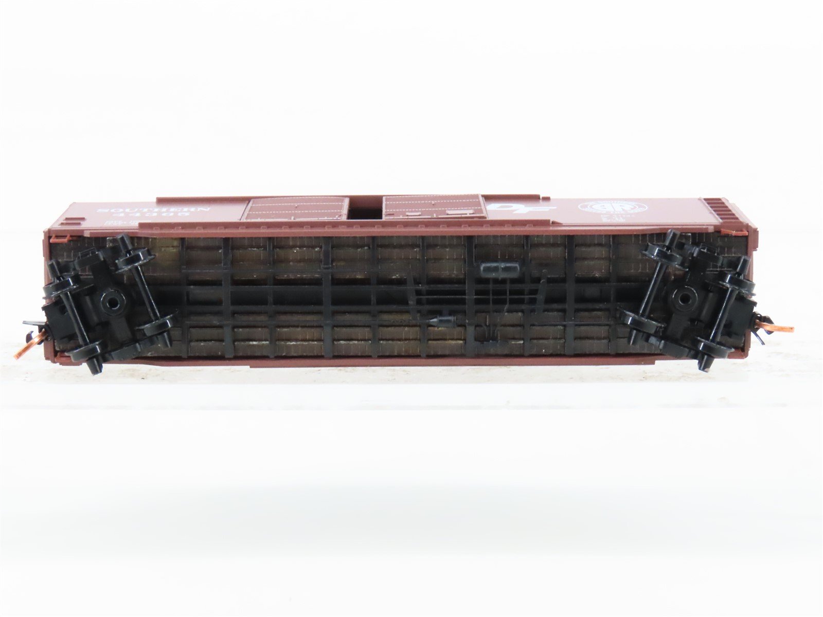 N Scale Micro-Trains MTL Southern 50' Boxcar #44365 w/ Load