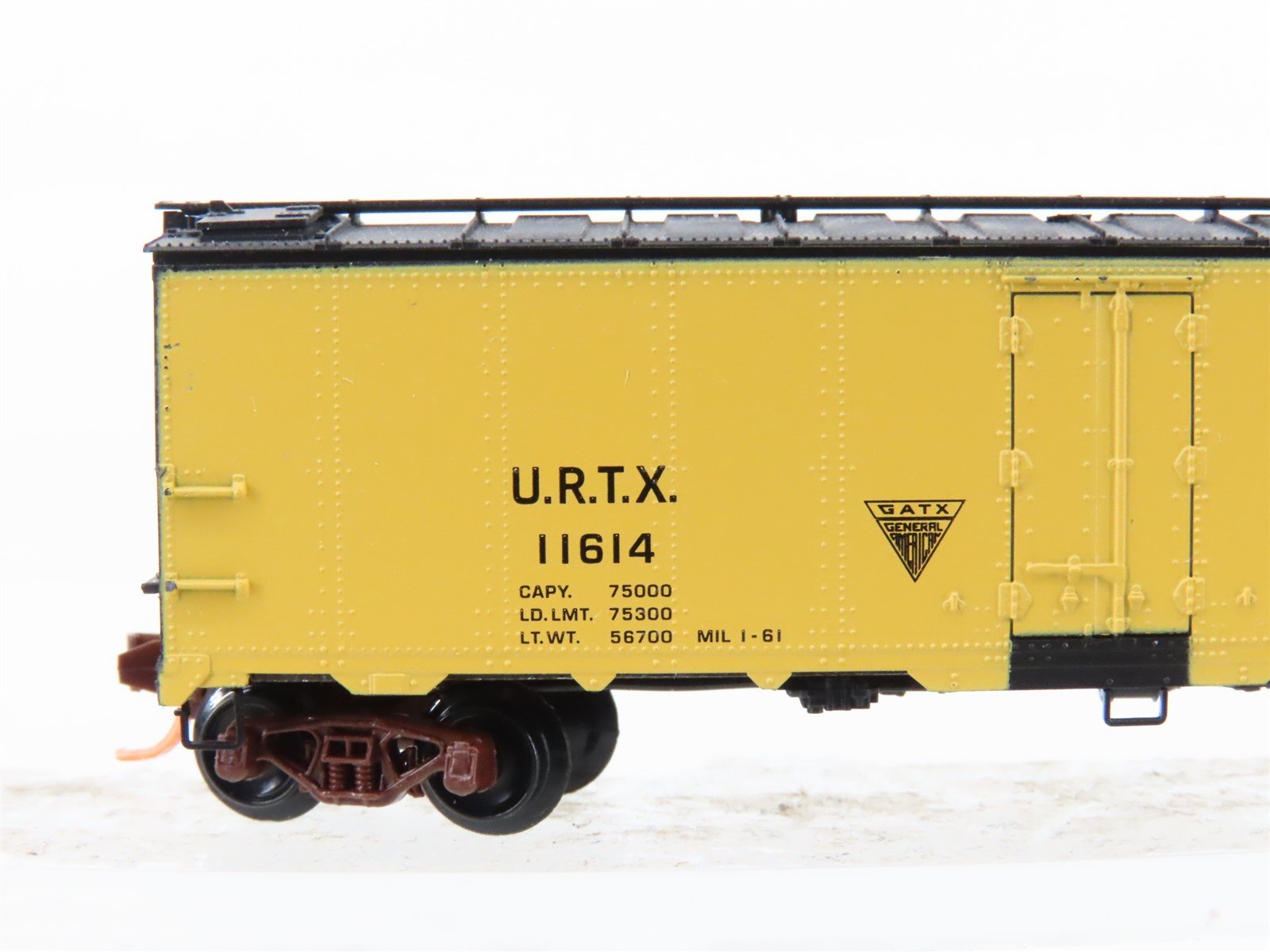 N Scale Micro-Trains URTX Chicago Great Western Reefer Car #11614