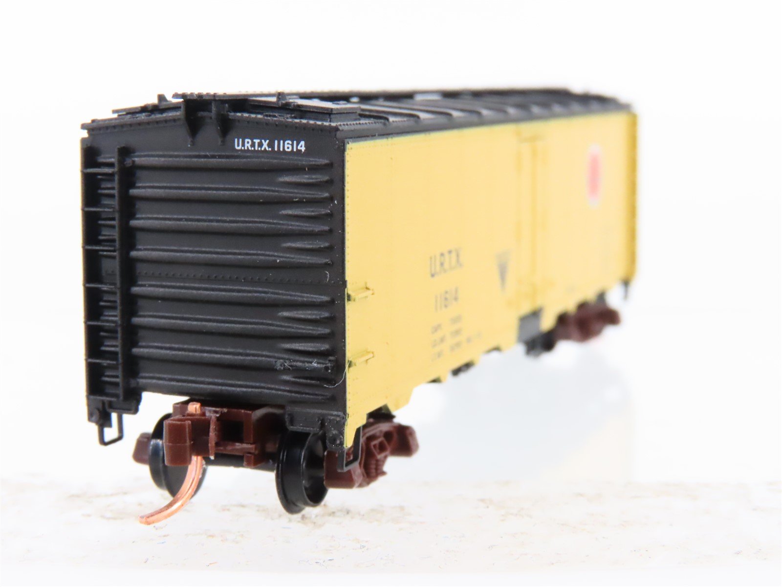 N Scale Micro-Trains URTX Chicago Great Western Reefer Car #11614