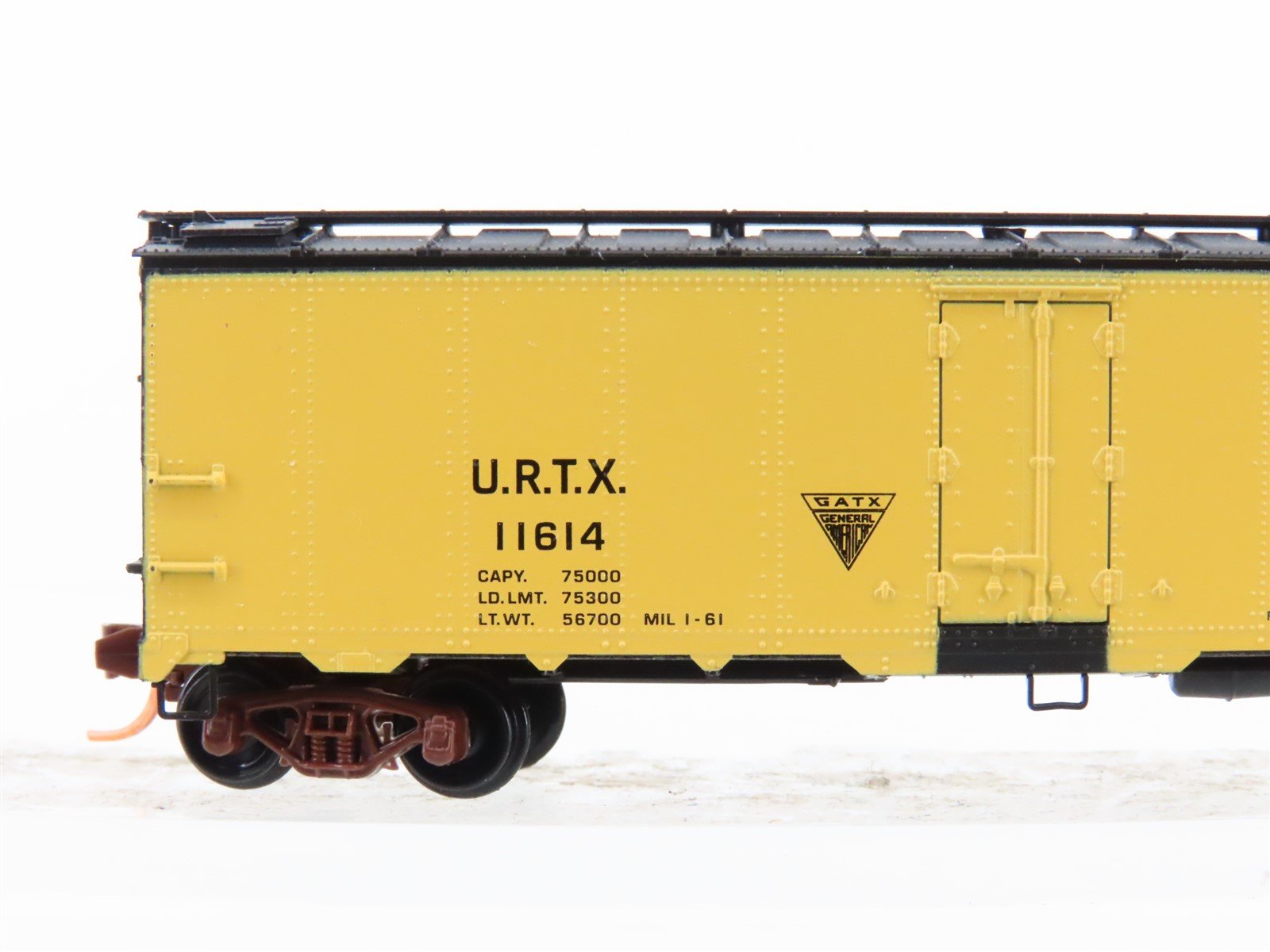 N Scale Micro-Trains URTX Chicago Great Western Reefer Car #11614