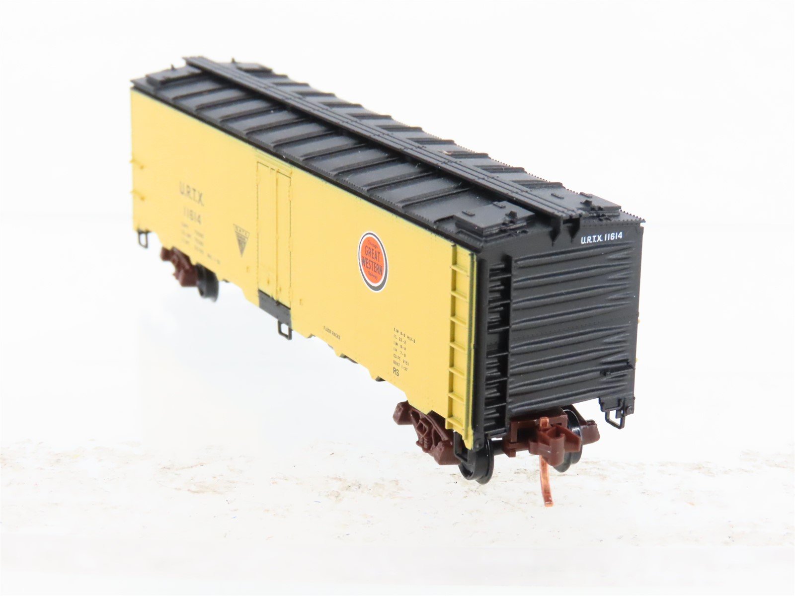 N Scale Micro-Trains URTX Chicago Great Western Reefer Car #11614