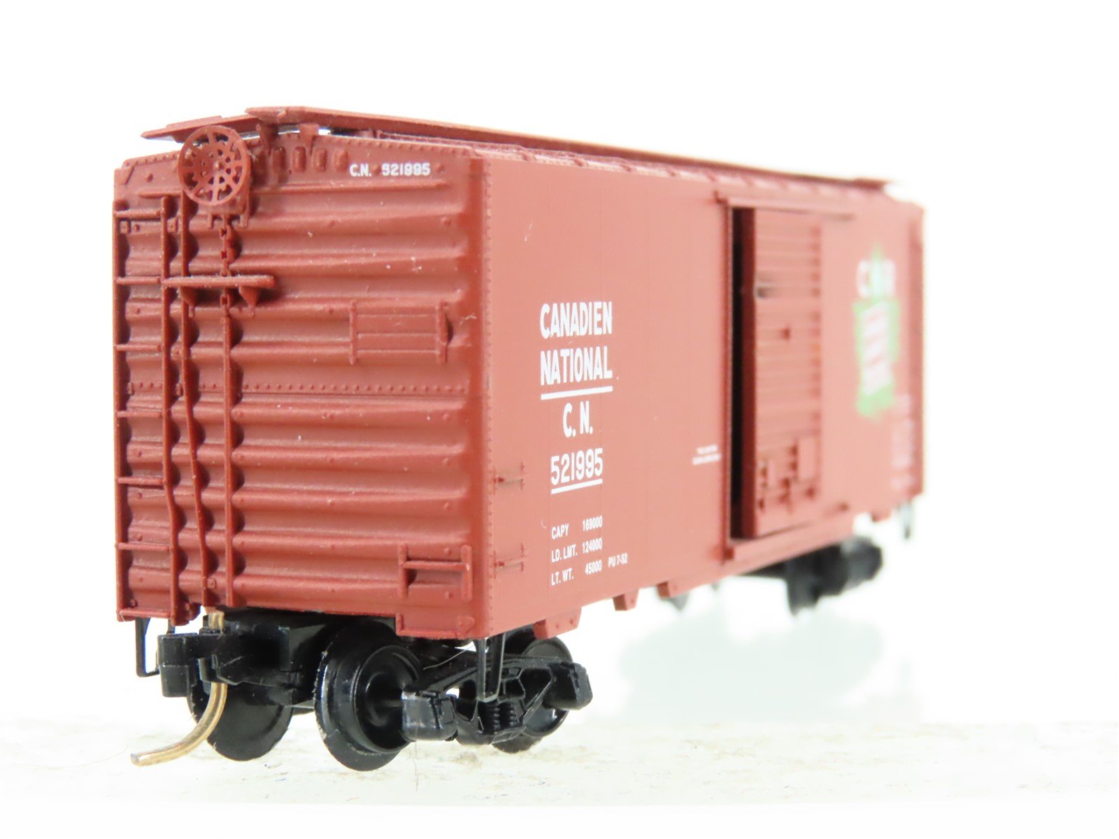 N Scale Micro-Trains CN Canadian National 40' Boxcar #521995