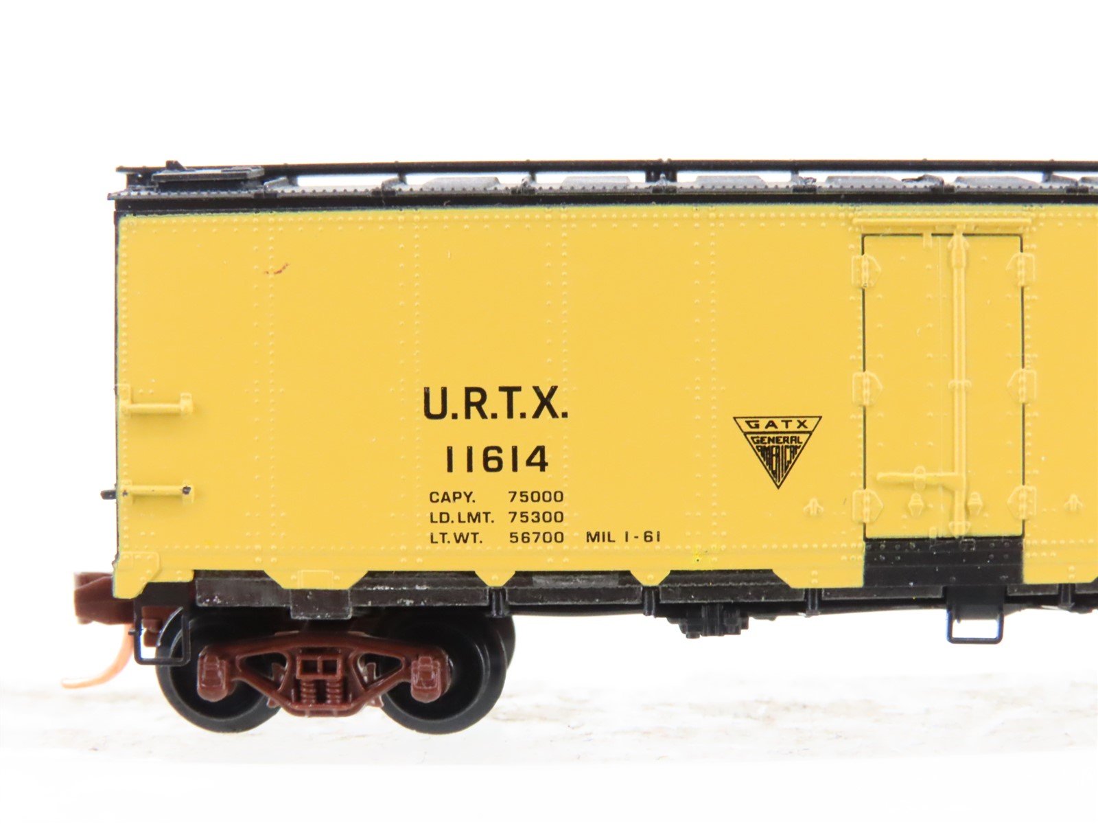 N Scale Micro-Trains URTX Chicago Great Western Reefer Car #11614