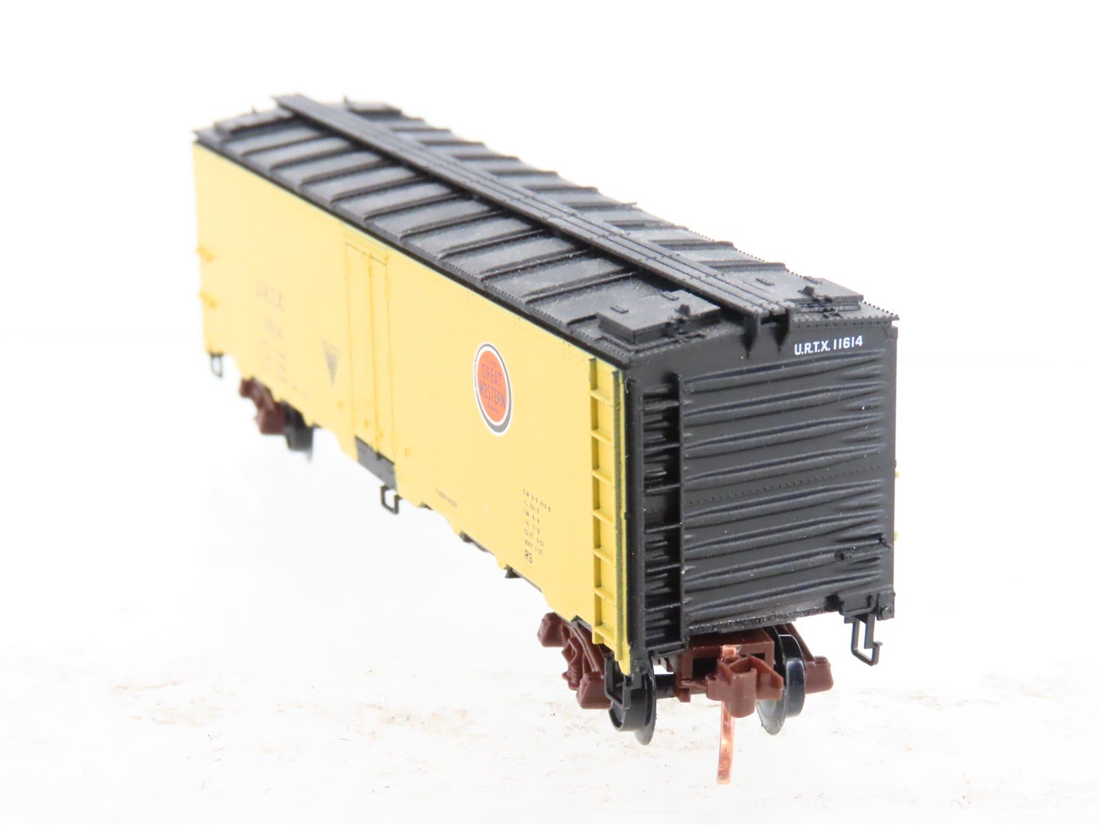 N Scale Micro-Trains URTX Chicago Great Western Reefer Car #11614