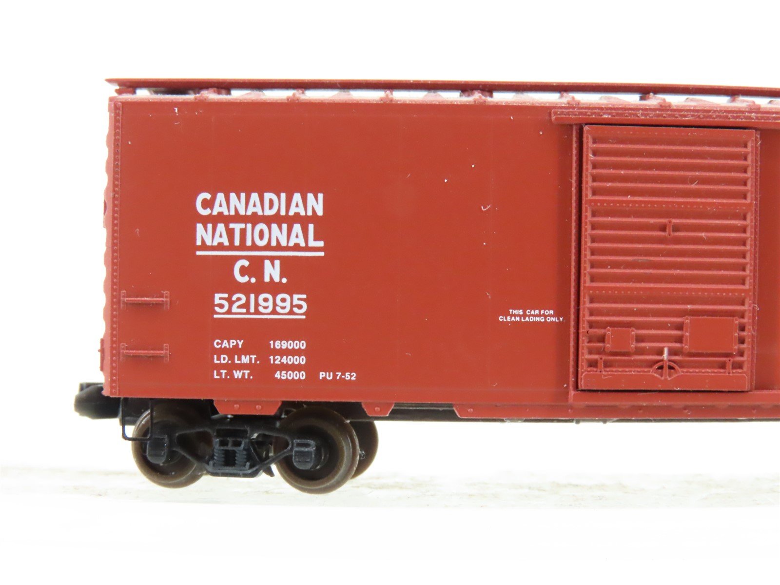 N Scale Micro-Trains CN Canadian National 40' Boxcar #521995
