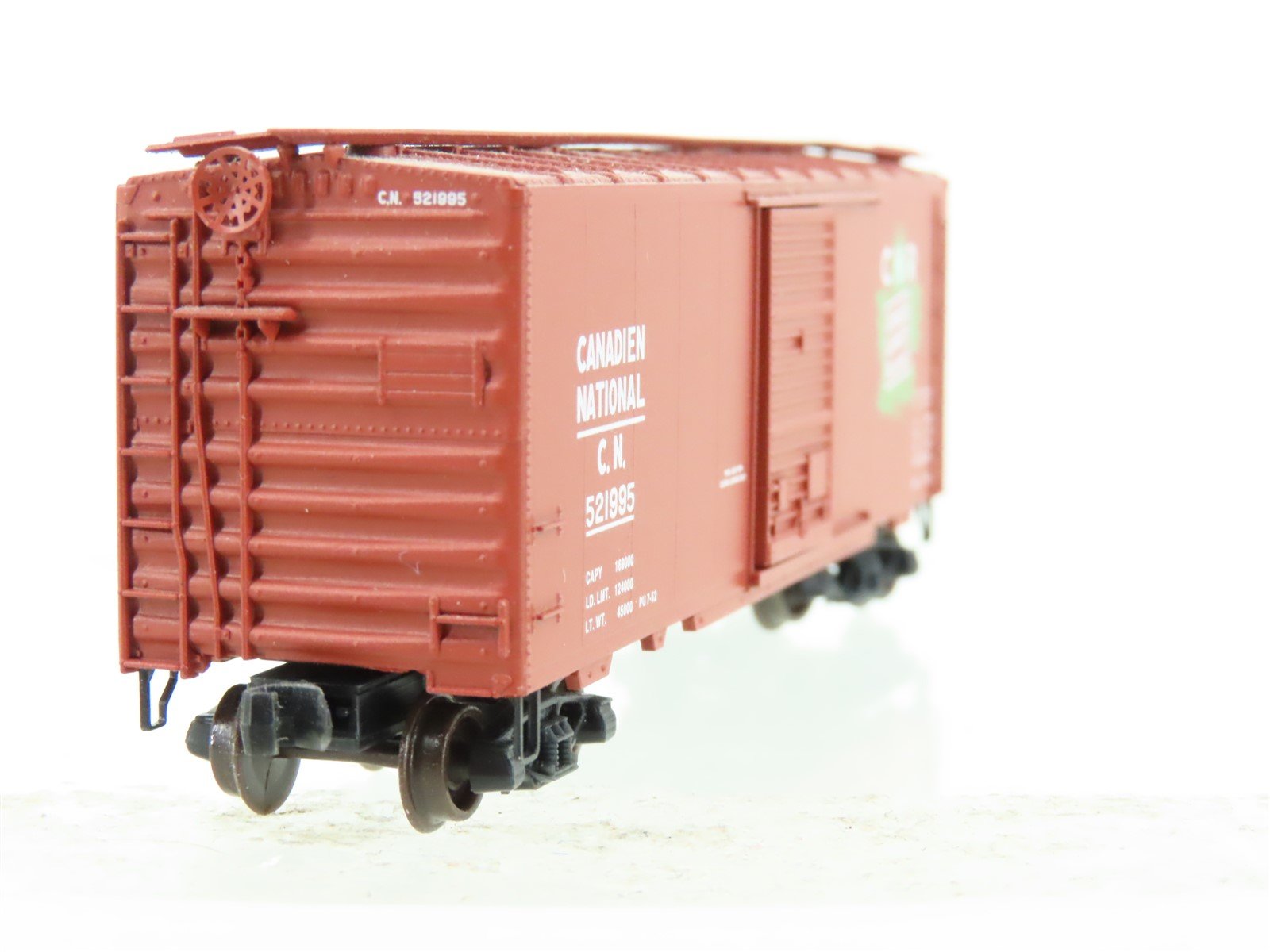 N Scale Micro-Trains CN Canadian National 40' Boxcar #521995