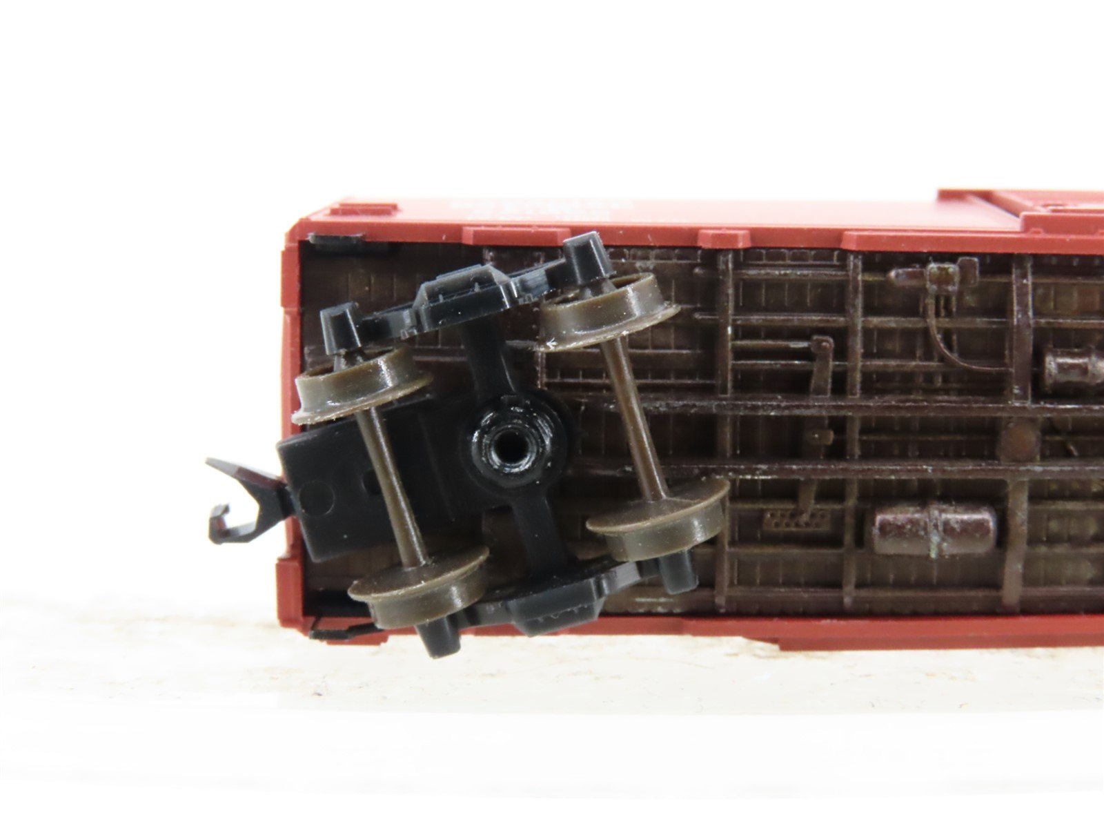 N Scale Micro-Trains CN Canadian National 40' Boxcar #521995