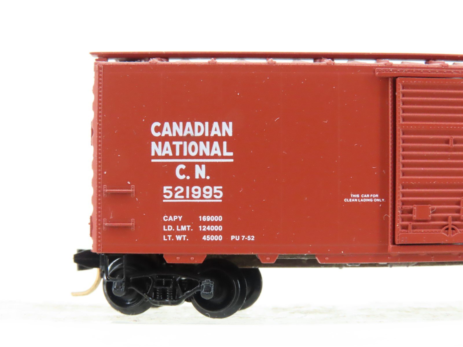 N Scale Micro-Trains CN Canadian National 40' Boxcar #521995