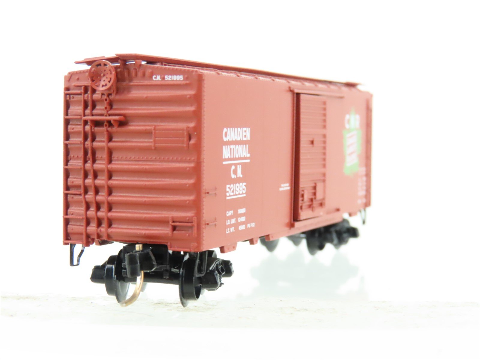 N Scale Micro-Trains CN Canadian National 40' Boxcar #521995
