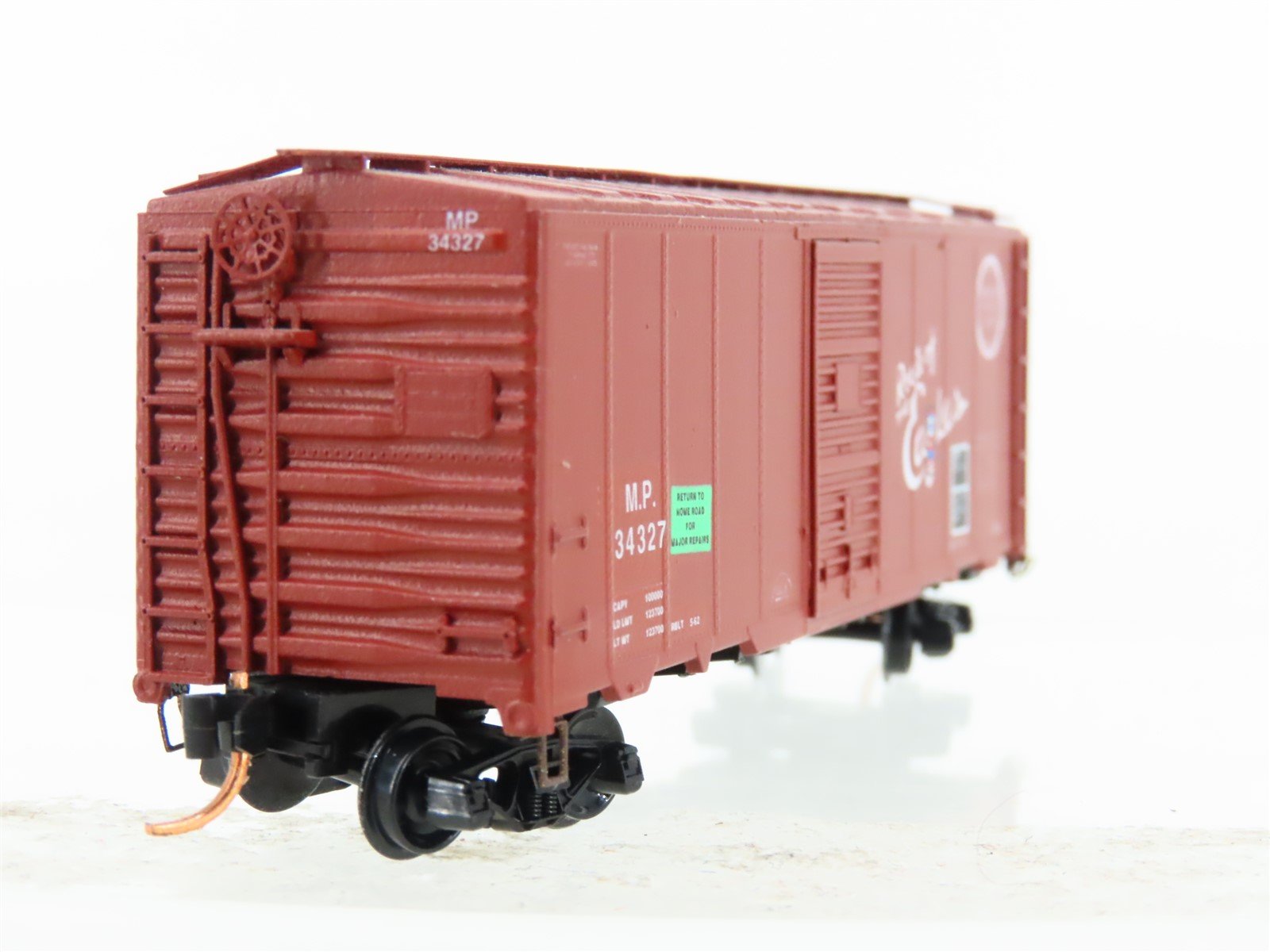 N Scale Deluxe Innovations MP Missouri Pacific 40' Boxcar #34327 w/Graffiti