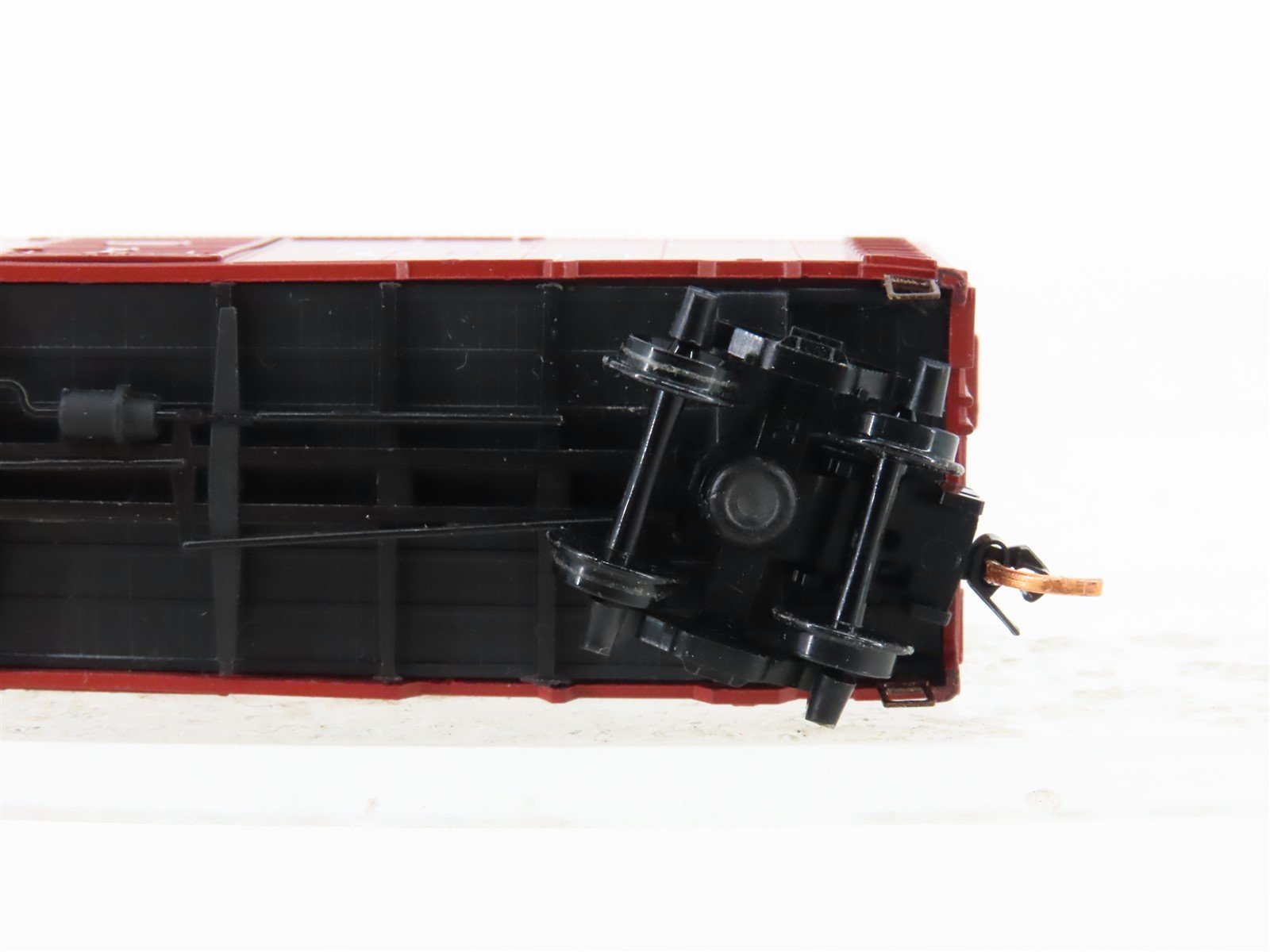 N Scale Deluxe Innovations MP Missouri Pacific 40' Boxcar #34327 w/Graffiti