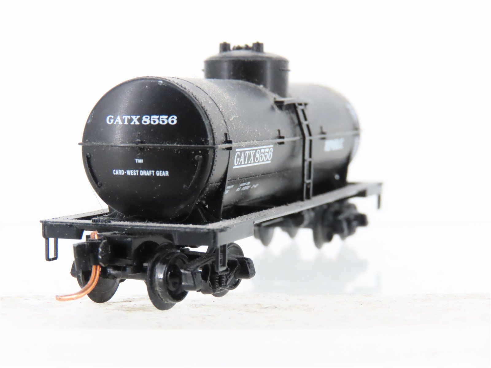 N Scale Micro-Trains MTL 06500600 GATX Leasing 39' Single Dome Tankcar #8556