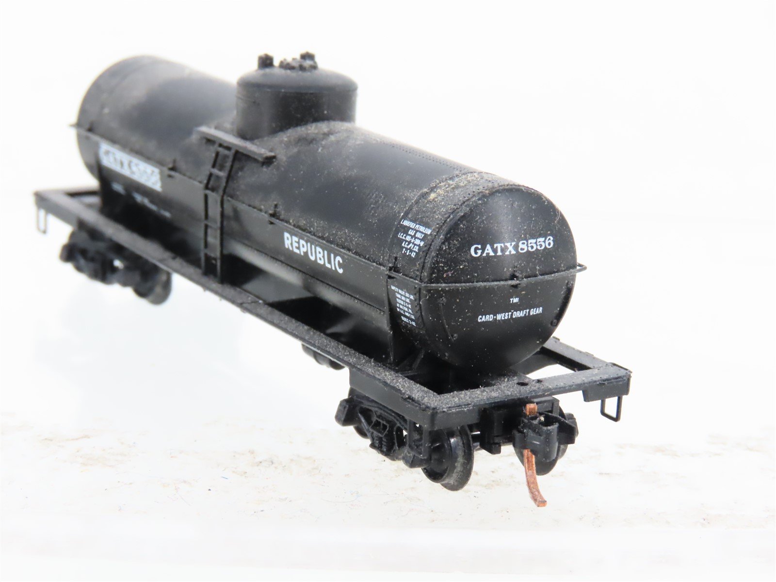 N Scale Micro-Trains MTL 06500600 GATX Leasing 39' Single Dome Tankcar #8556