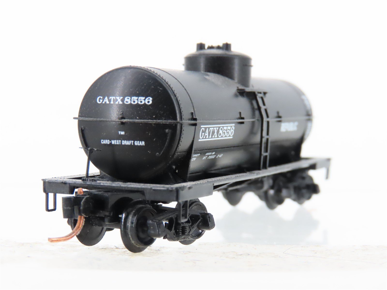 N Scale Micro-Trains MTL 06500600 GATX Leasing 39' Single Dome Tankcar #8556